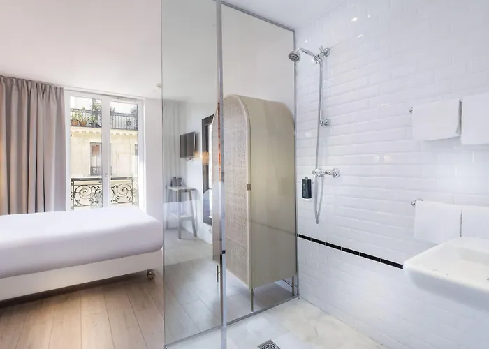 Emile Le Marais Hotel 3*