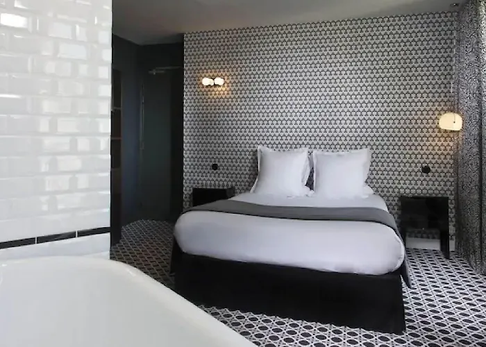 Emile Le Marais Paris